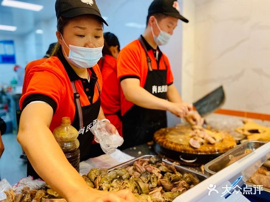 用匠心鹵制舌尖美味，肖氏貢鵝一火就是近四十年