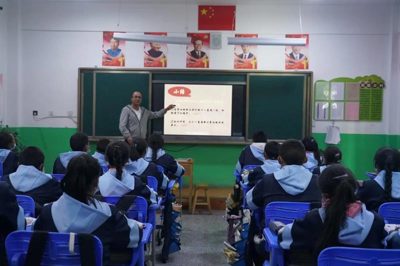治多教師用堅(jiān)守精神扎根基層，點(diǎn)亮教育的希望明燈