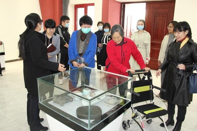北京市佟麟閣學(xué)校開展“緬懷先烈 致敬英雄”主題活動(dòng)