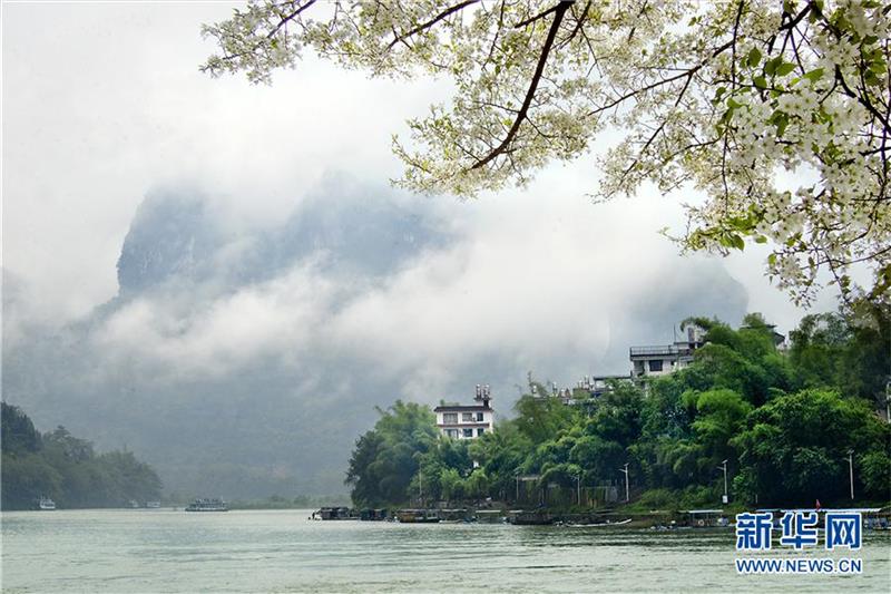 尋芳桂林陽朔 無邊春景一時新
