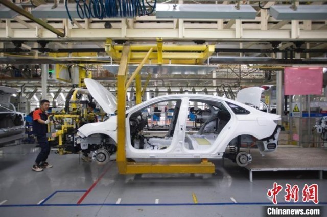 資料圖：汽車工廠生產(chǎn)線?！?jiān)?攝